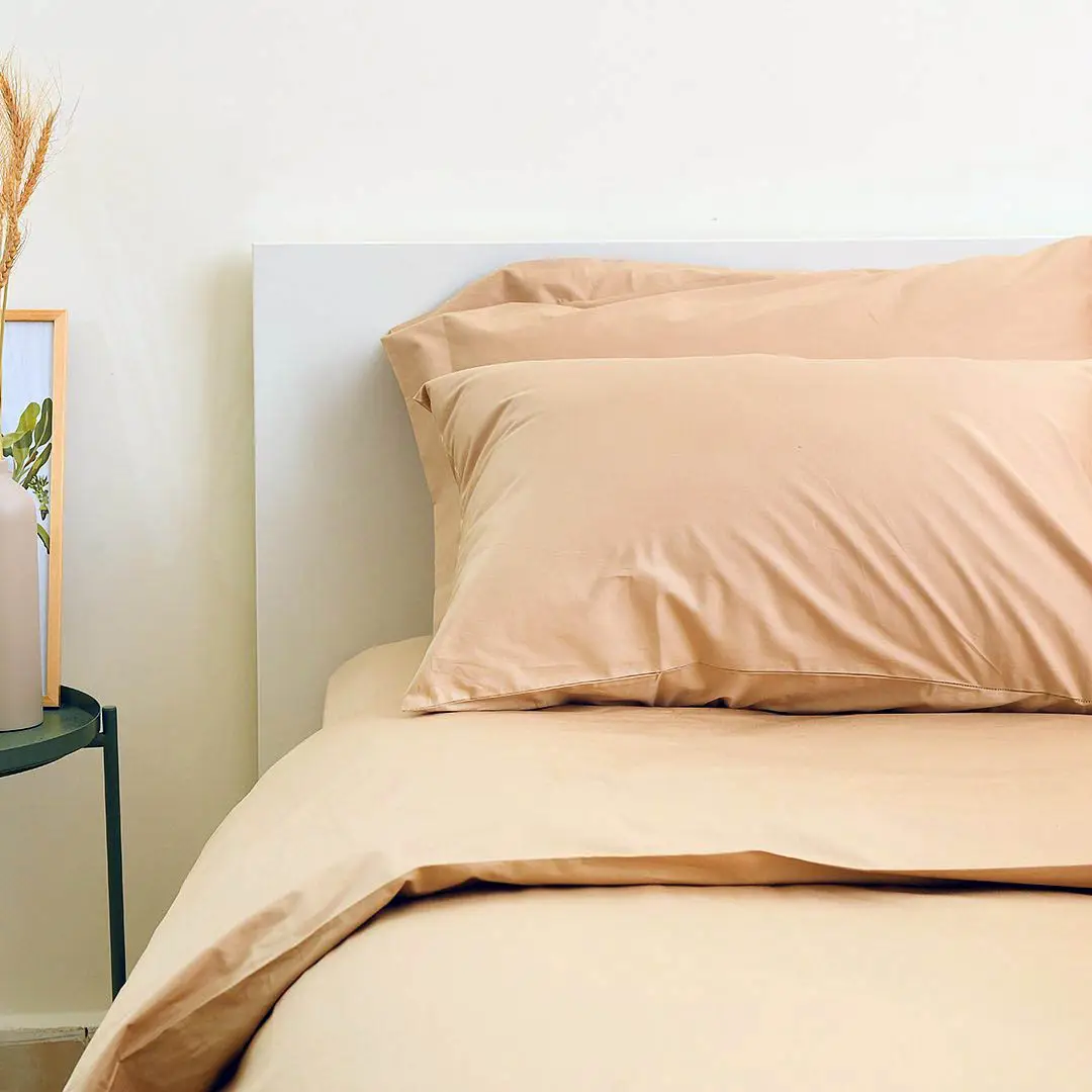 Down alternative summer duvet
